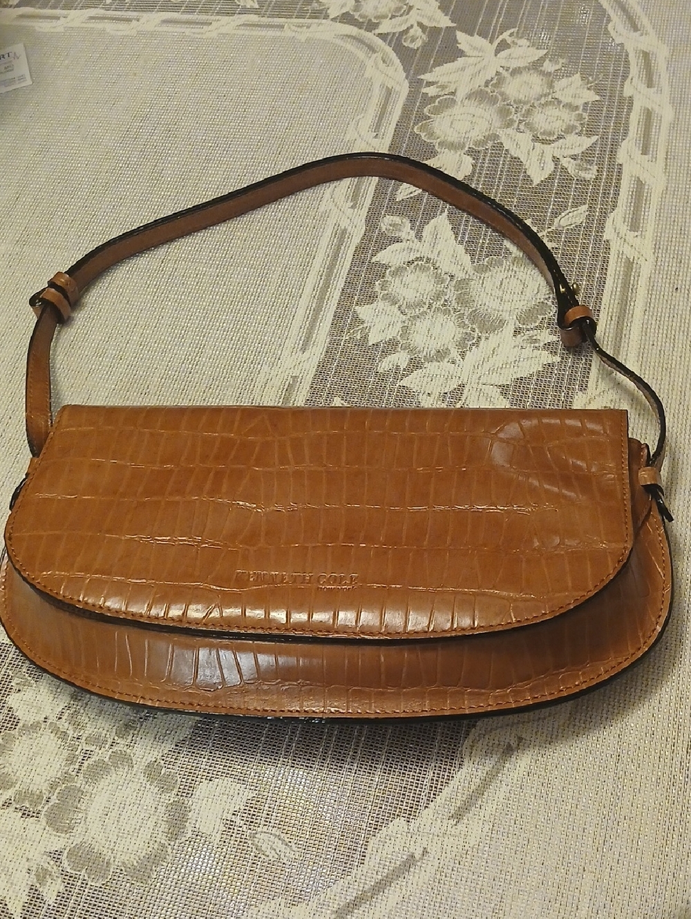 Kenneth Cole Leather Croc-Embossed Saddle Shoulder /Crossbody Bag in Tan.Vintage